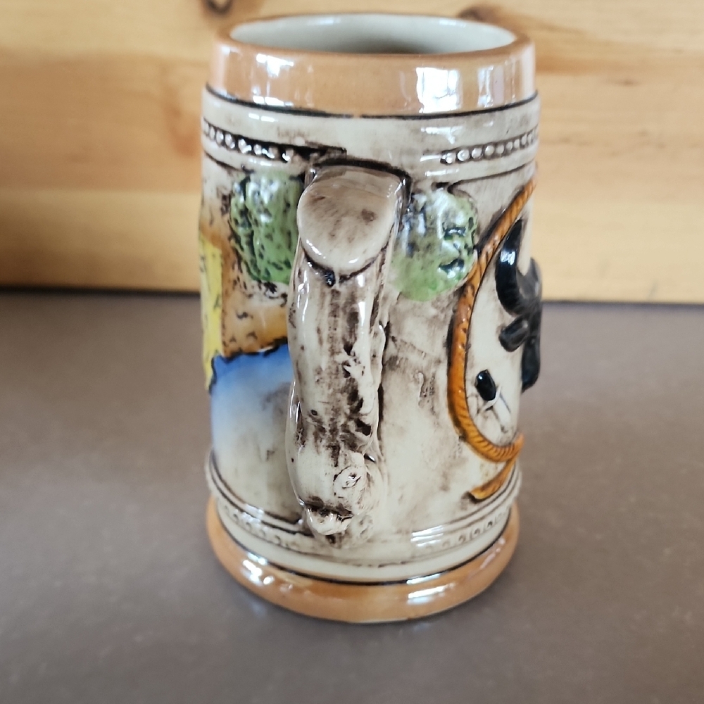 Texas Ceramic Souvenir Beer Stein - Yellow & Blue - Picture 4 of 13